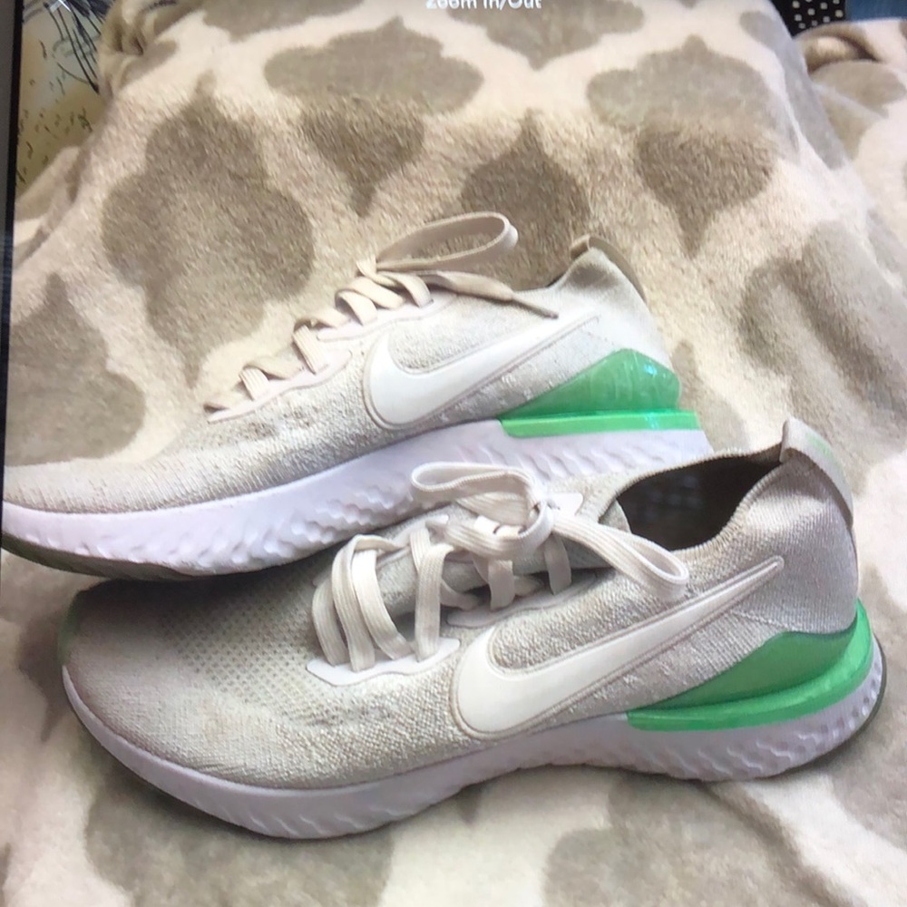 NIKE EPIC REACT FLYKNIT 2. Size 10